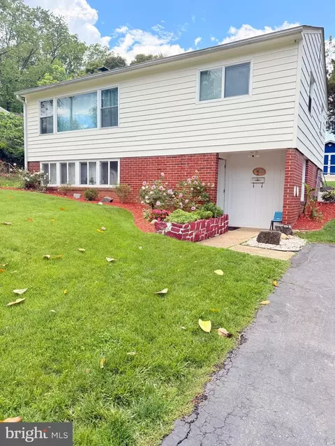 13408 Forest Glen Rd, Woodbridge, VA 22191