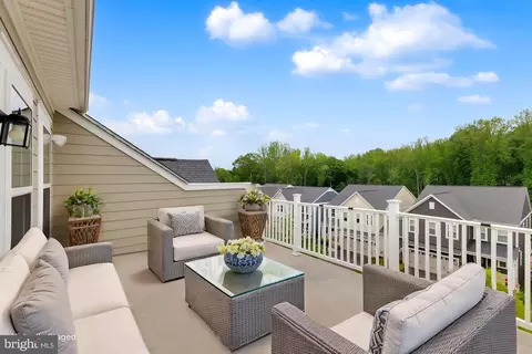 1552 Meadowlark Glen Rd, Dumfries, VA 22026