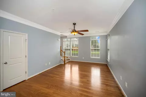 Living - 7848 Cedar Branch Dr, Gainesville, VA 20155 photo 5 of 7