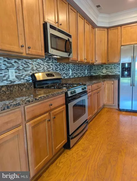 Kitchen - 7848 Cedar Branch Dr, Gainesville, VA 20155 photo 10 of 16