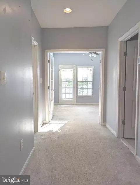 Entry Way - 7848 Cedar Branch Dr, Gainesville, VA 20155 photo 2 of 5