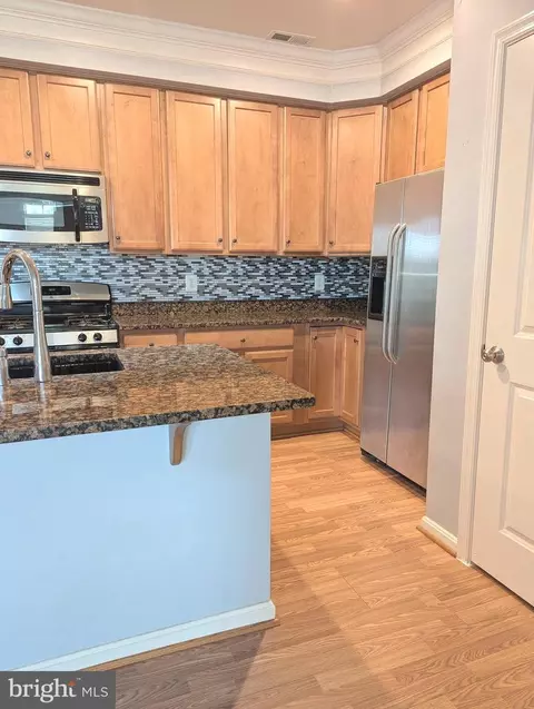 Kitchen - 7848 Cedar Branch Dr, Gainesville, VA 20155 photo 14 of 16