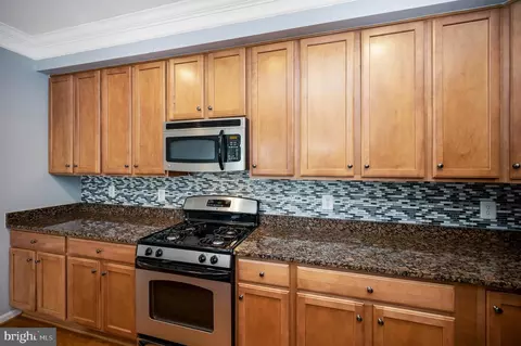Kitchen - 7848 Cedar Branch Dr, Gainesville, VA 20155 photo 12 of 16