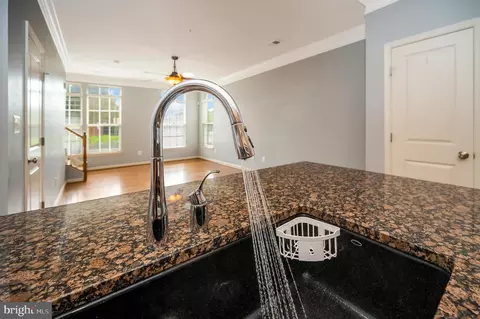 Kitchen - 7848 Cedar Branch Dr, Gainesville, VA 20155 photo 8 of 16