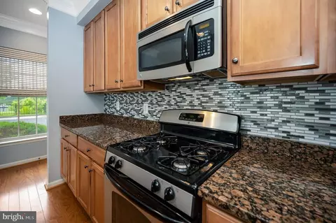 Kitchen - 7848 Cedar Branch Dr, Gainesville, VA 20155 photo 5 of 16
