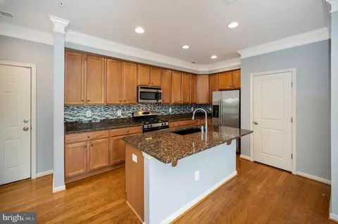 Kitchen - 7848 Cedar Branch Dr, Gainesville, VA 20155 photo 13 of 16