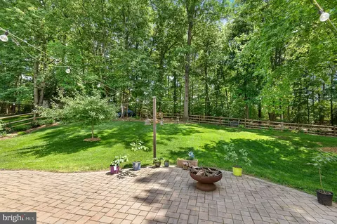 Exterior - 3587 Lions Field Rd, Triangle, VA 22172 photo 4 of 7