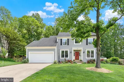 3587 Lions Field Rd, Triangle, VA 22172