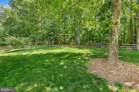 Exterior - 3587 Lions Field Rd, Triangle, VA 22172 photo 7 of 7