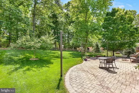 Exterior - 3587 Lions Field Rd, Triangle, VA 22172 photo 2 of 7
