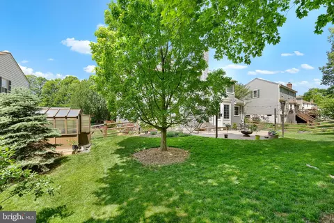 Exterior - 3587 Lions Field Rd, Triangle, VA 22172 photo 6 of 7