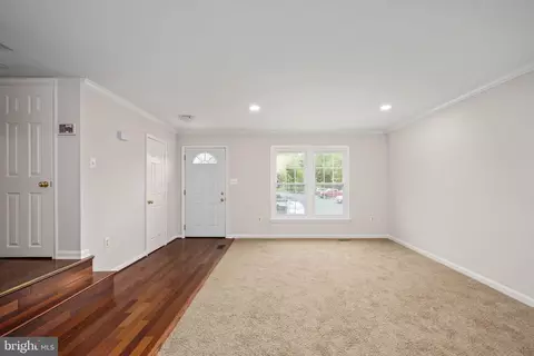 15483 Cliffview Dr, Dumfries, VA 22025 photo 10