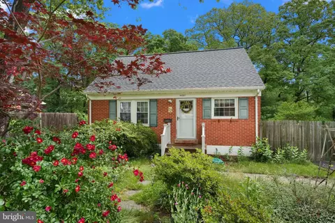 14321 Bismark Ave, Woodbridge, VA 22193