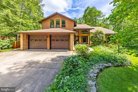 8323 Morningside Dr, Manassas, VA 20112