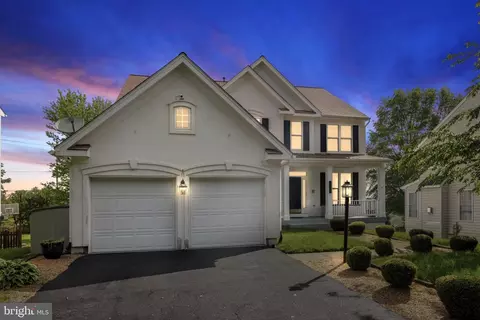2806 Burrough Hill Ln, Woodbridge, VA 22191