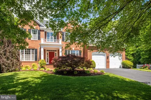 16340 Sandy Ridge Ct, Woodbridge, VA 22191
