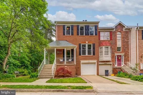 12202 Derriford Ct, Woodbridge, VA 22192