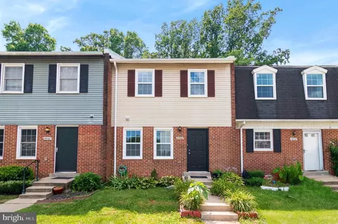 4660 Charlton Ct, Woodbridge, VA 22193