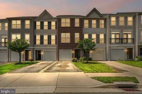 15635 John Diskin Cir, Woodbridge, VA 22191