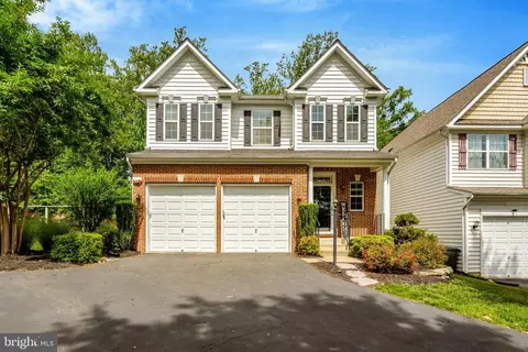 3429 Eagle Ridge Dr, Woodbridge, VA 22191