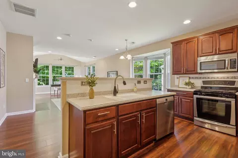 16100 Dancing Leaf Pl, Dumfries, VA 22025 photo 12