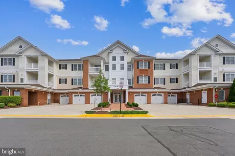 15130 Heather Mill Ln #402, Haymarket, VA 20169