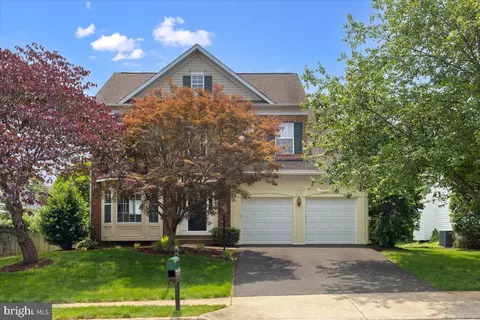 12561 Garry Glen Dr, Bristow, VA 20136