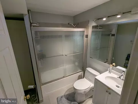 Bath - 9871 Upper Mill Loop, Bristow, VA 20136 photo 11 of 11