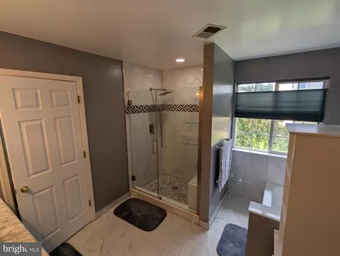 Bath - 9871 Upper Mill Loop, Bristow, VA 20136 photo 10 of 11