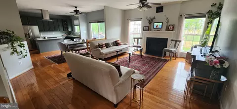 Entry Way - 9871 Upper Mill Loop, Bristow, VA 20136 photo 4 of 16