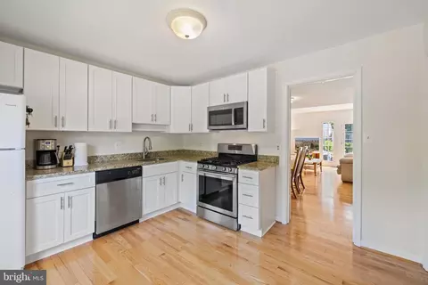 7433 Colton Ln, Manassas, VA 20109 photo 10