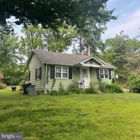 4216 Meyers Rd, Triangle, VA 22172