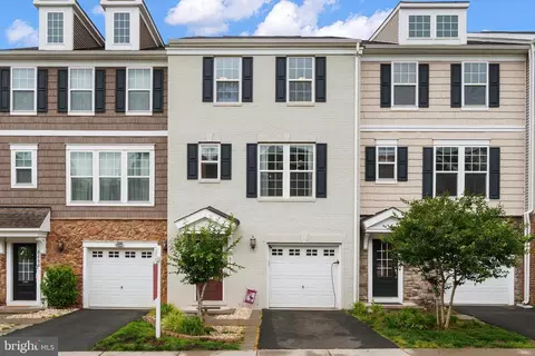 8486 Craggan Ln, Manassas, VA 20109