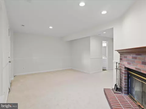 Living - 10612 Winfield Loop, Manassas, VA 20109 photo 7 of 7