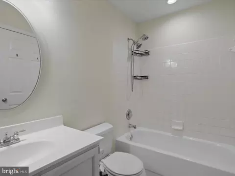 Bath - 10612 Winfield Loop, Manassas, VA 20109 photo 2 of 4