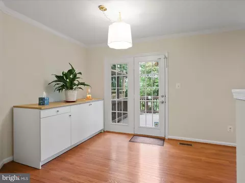 Entry Way - 10612 Winfield Loop, Manassas, VA 20109 photo 4 of 5