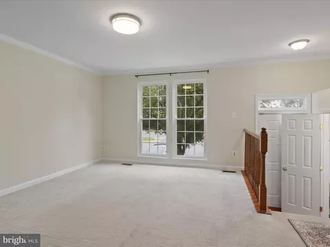 Living - 10612 Winfield Loop, Manassas, VA 20109 photo 4 of 7