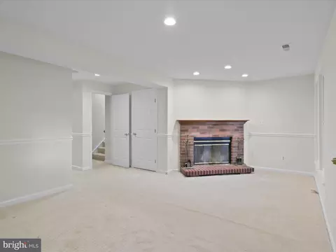 Living - 10612 Winfield Loop, Manassas, VA 20109 photo 5 of 7