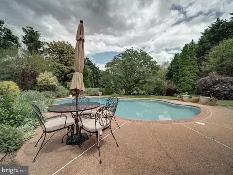 Exterior - 4387 Stepney Dr, Gainesville, VA 20155 photo 5 of 14