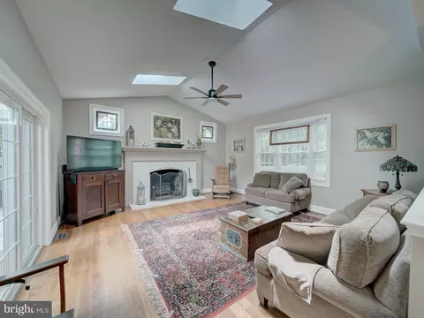 Living - 4387 Stepney Dr, Gainesville, VA 20155 photo 4 of 5