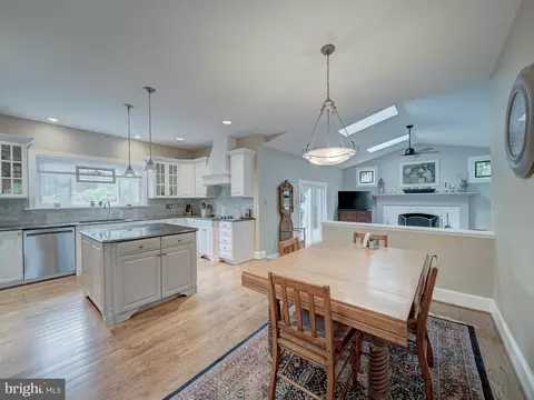 Dining - 4387 Stepney Dr, Gainesville, VA 20155 photo 4 of 6