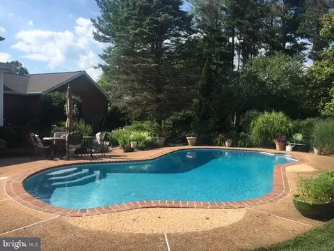 Exterior - 4387 Stepney Dr, Gainesville, VA 20155 photo 12 of 14