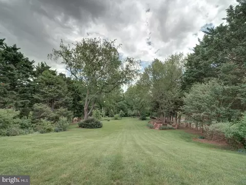 Exterior - 4387 Stepney Dr, Gainesville, VA 20155 photo 9 of 14