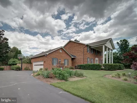 Exterior - 4387 Stepney Dr, Gainesville, VA 20155 photo 2 of 14