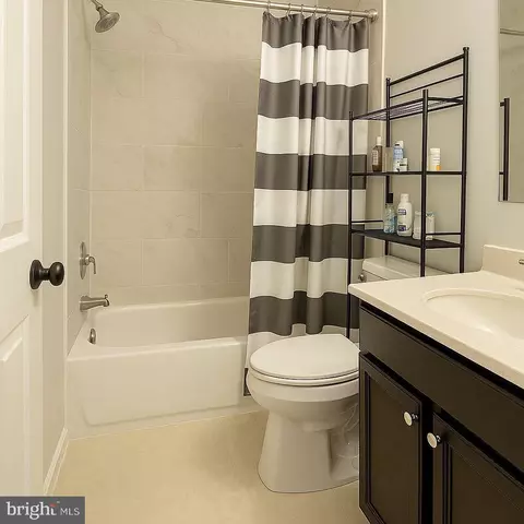Bath - 11289 Kessler Pl, Manassas, VA 20109 photo 1 of 2