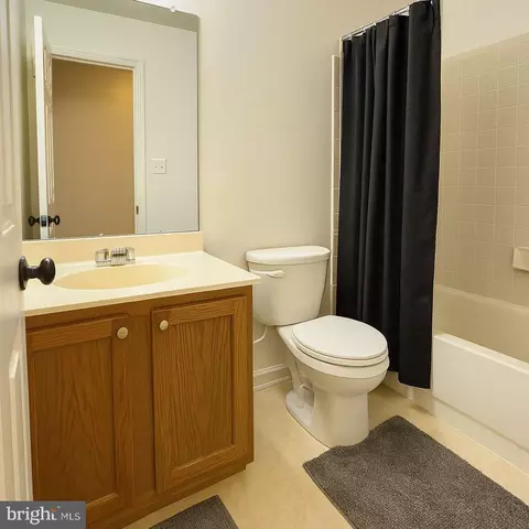 Bath - 11289 Kessler Pl, Manassas, VA 20109 photo 2 of 2