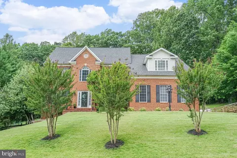 4904 Charmed Ct, Woodbridge, VA 22192