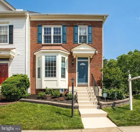 8859 Howland Pl, Bristow, VA 20136