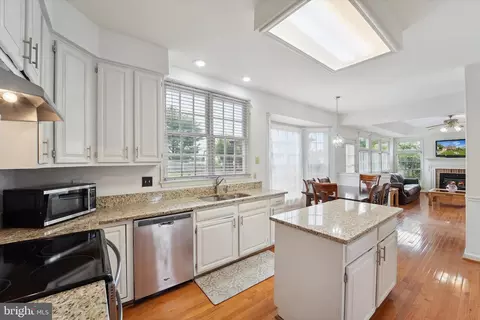3663 Thomasson Crossing Dr, Triangle, VA 22172 photo 5