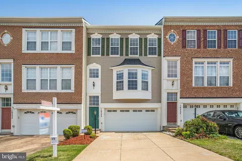 16555 Bramblewood Ln, Woodbridge, VA 22191